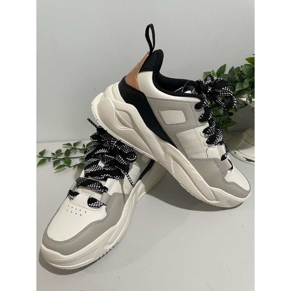 K-Swiss Womens Low-Top Sneakers White/Black Size 8.5 Athletic Shoes